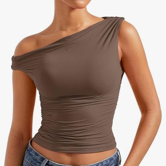 NWT one shoulder ruched top - Picture 2 of 6